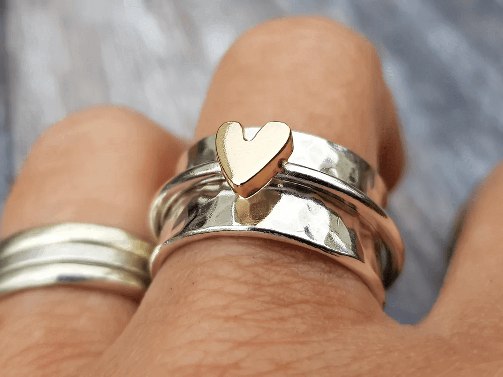 Anna | Anillo de plata con corazón dorado