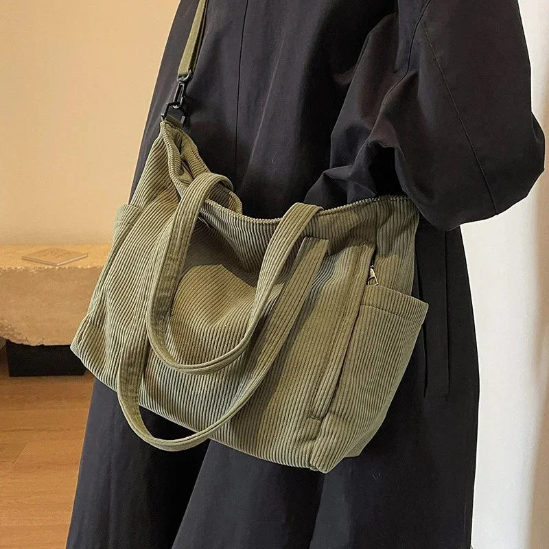 BOLSO TOTE ACANALADO ALMA CON DETALLE DE CUERDA