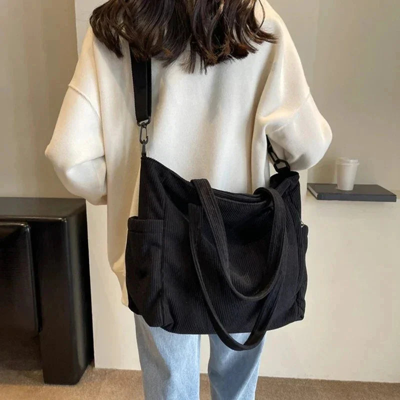 BOLSO TOTE ACANALADO ALMA CON DETALLE DE CUERDA