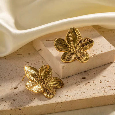 PENDIENTES FLORALES CON BAÑO DE ORO