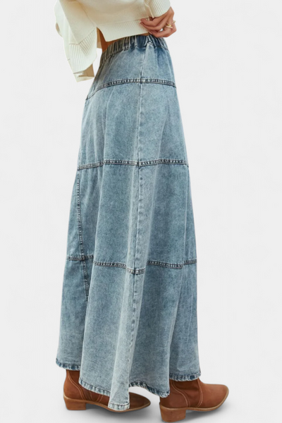 Lorraine | Falda Maxi de Denim con Detalle de Pluma