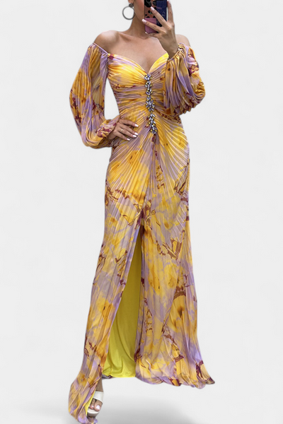 Quintessa | Vestido Maxi Plisado con Mangas Largas y Estampado Vibrante