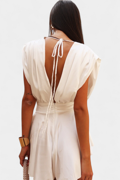 Rosalba | Mono Corto con Escote Profundo y Cintura Definida