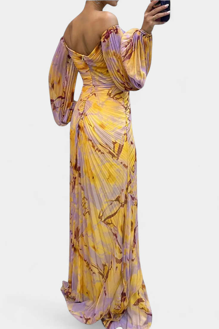 Quintessa | Vestido Maxi Plisado con Mangas Largas y Estampado Vibrante